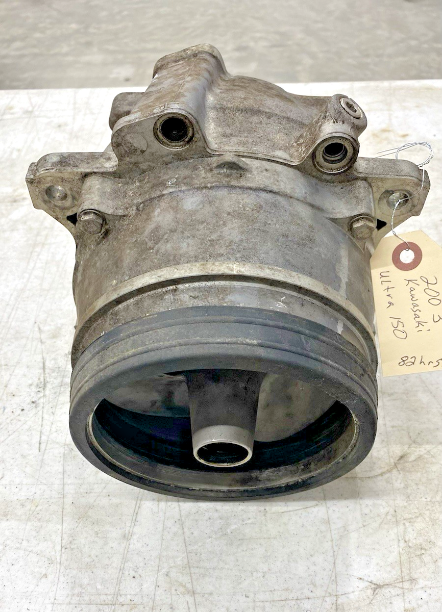 ポシャギ 2003 Kawasaki Jetski Ultra 150 Jet Pump Case Impeller Prop Housing