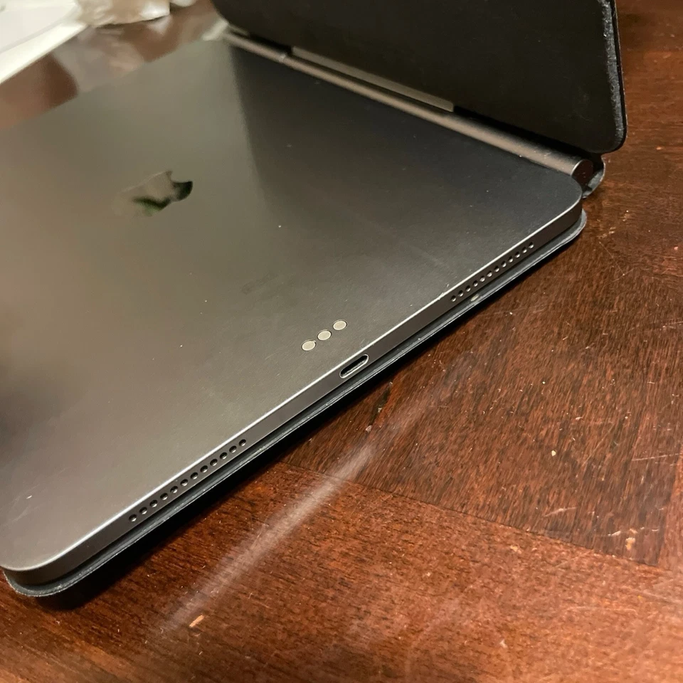 Apple ipad 10.9 inch ipad 4th generation, Bundle - Image 3 of 4