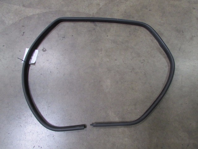 Maserati Quattroporte, LH, Left Rear Door Surround Moulding, Used, P/N 67485200