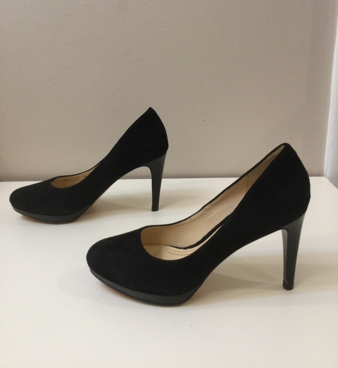 Cole Haan Black Suede 3 1/2 Inches Heel Pumps Shoes size 5 1/2 B