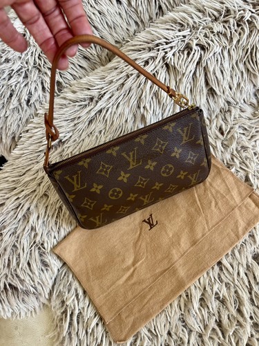 Beautiful Vintage Louis Vuitton LV Monogram Pochette Accessoires Bag & Dustbag