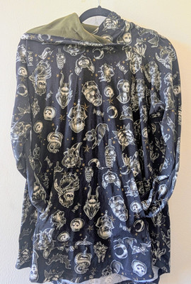 LuLaRoe Lightweight Amber Hoodie, Size Med, Black Gothic Halloween Monster Movie