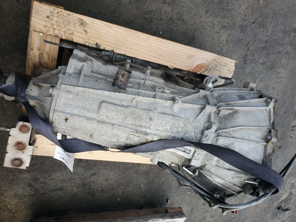 Used Automatic Transmission Assembly fits: 2010 Chevrolet Express 3500 van AT 6. Foto 4 de 4