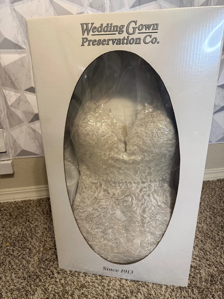 Vestido de novia y velo de sirena Stella York - usado una vez y limpiado/conservado Foto 2 de 4