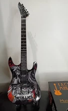 Metallica • Exclusive Mini Guitar 
