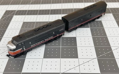 Kato N Scale  F3 A and F3B  Southern Pacific Black Widows