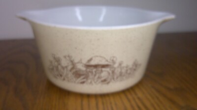 vintage Pyrex carrousel bowl Forrest Fancies design on the side # 473-B   Z125