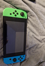 Nintendo Switch inkl. 4 Controller, Tasche, 128GB SD-Karte