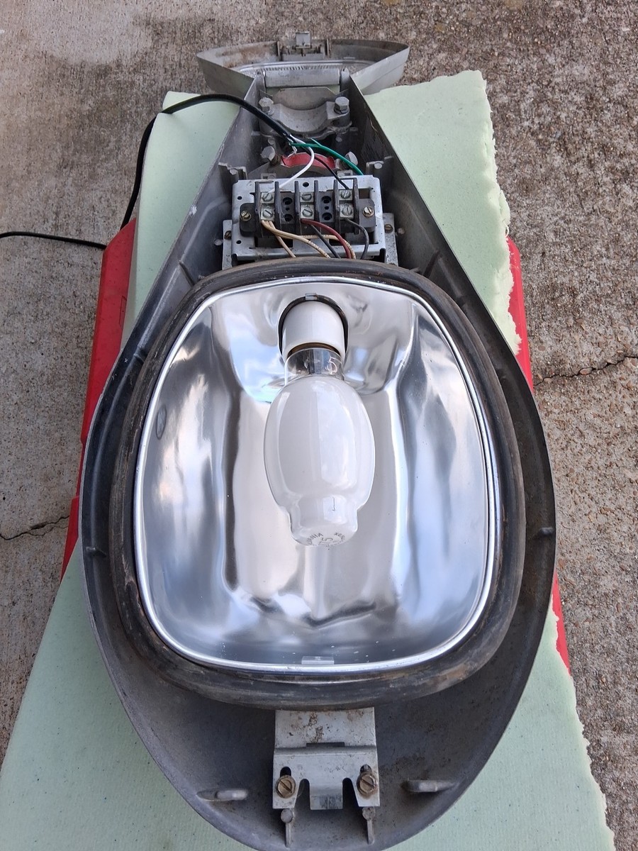 Vintage GE M-250 Cobra Head Streetlight for sale online | eBay
