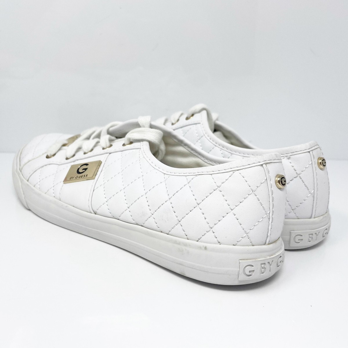 ゆりページ G By Guess Womens GGBACKER2 White Quilted Casual Shoes