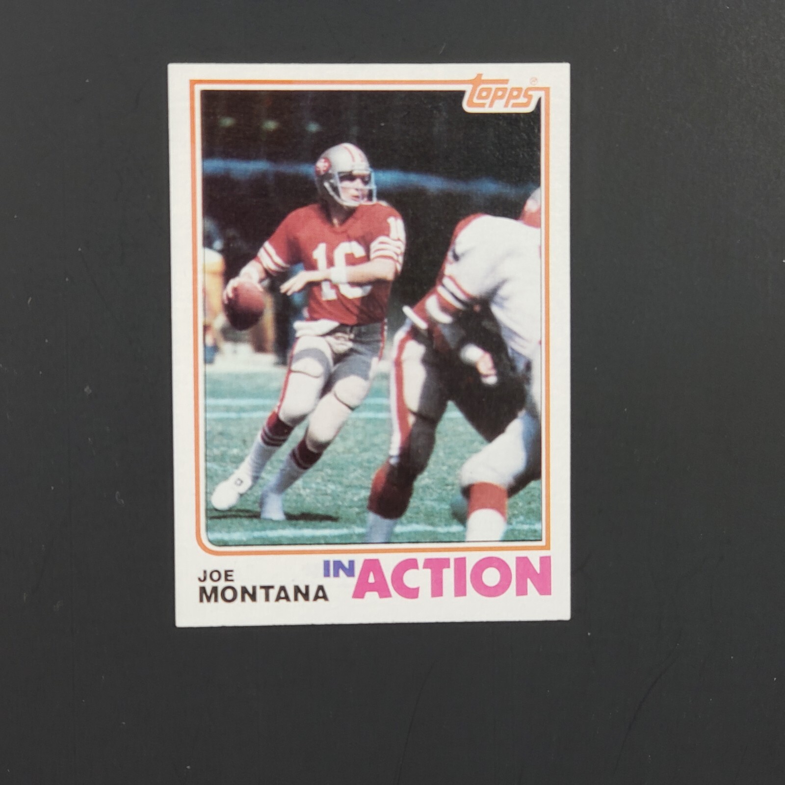 1982 Topps #489 Joe Montana In Action San Francisco 49ers HOF 2nd Year