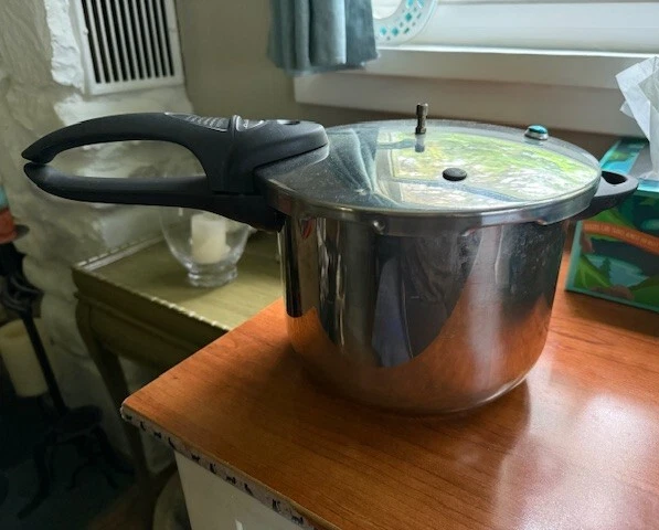 Presto Pressure Cooker 409A 6 Quart With Jiggler~L@@K!!!!