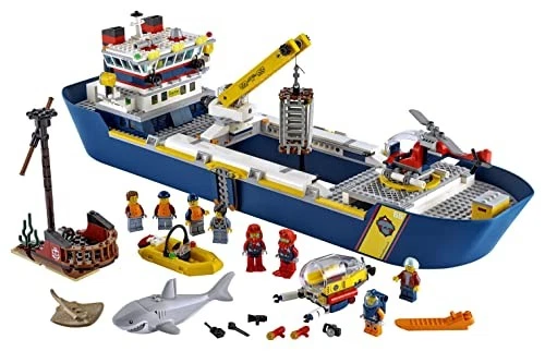 LEGO City Sea Explorers Undersea Exploration Ship 60266 - Image 3 of 4