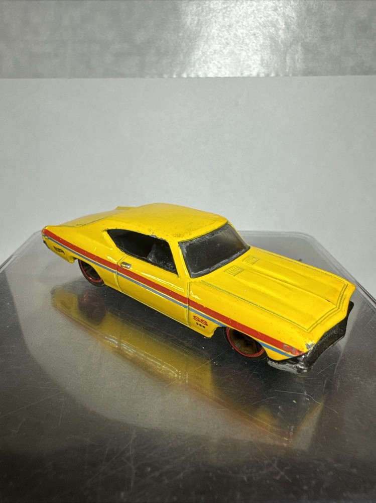 Loose Hot Wheels 69 Chevelle SS 396 -