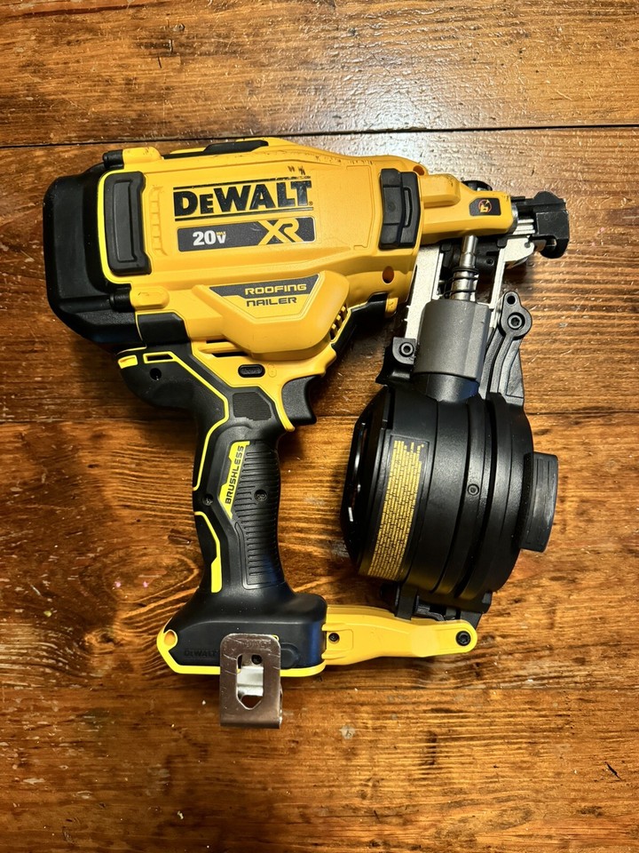 Dewalt DCN45RND1 20V MAX 15° Cordless Coil Roofing Nailer Kit With