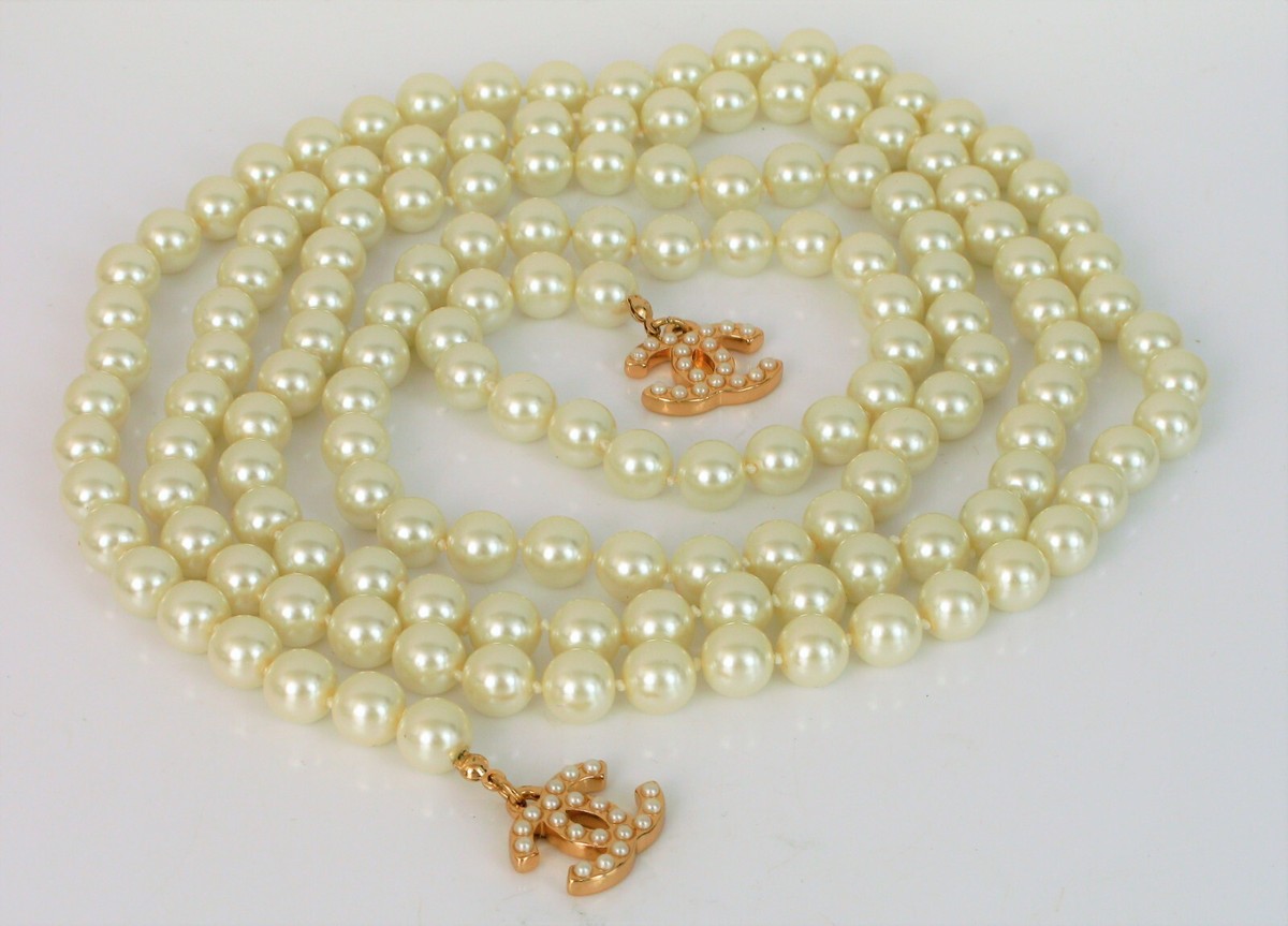 VTG BEAUTIFUL DESIGNER CHANEL GOLD TONE PEARL STRAND NECKLACE HUGE 65" FRANCE