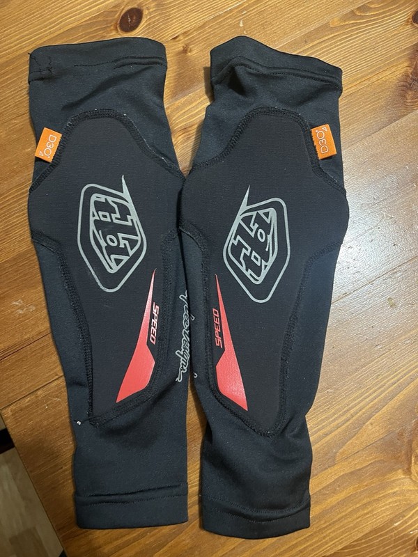 Troy Lee Designs Speed Sleeves Elbow Pads Youth D30 Size Large Youth Black Red