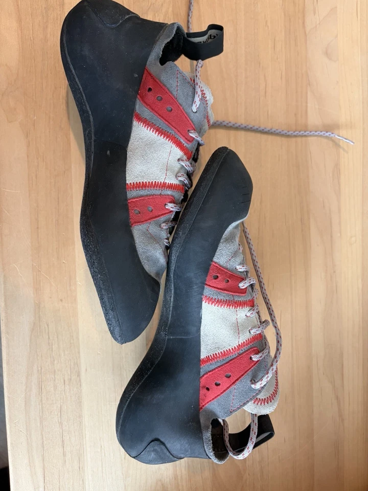 Scarpa Instinct Climbing Shoes Size 41.5. Lightly Used. Good Condition. - Imagem 3 de 4