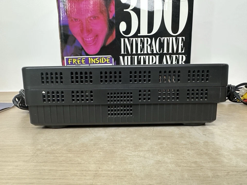 Goldstar 3DO Console w/ OEM Controller, Box & Foam - Matching Serials - WORKS! - Image 4 of 4