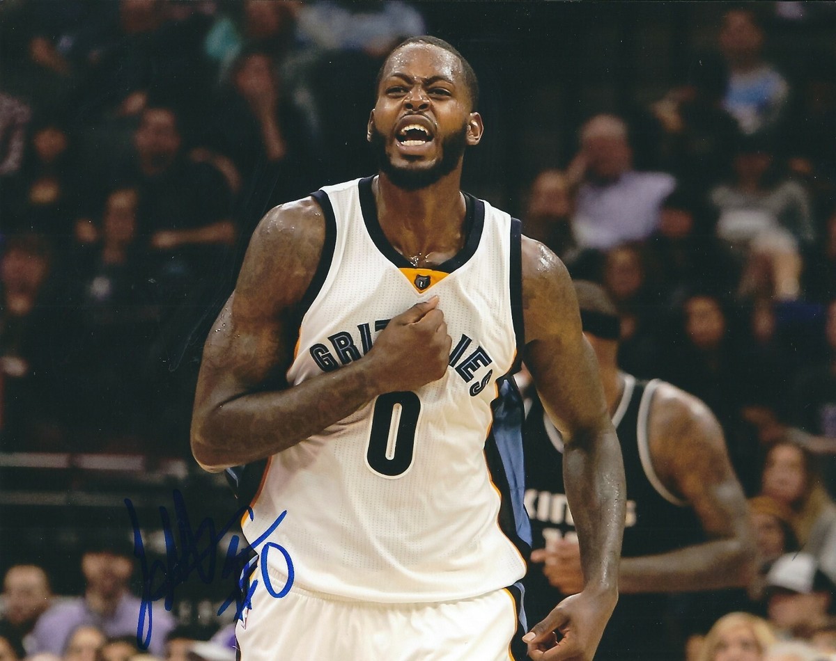 Signed 8x10 JAMYCHAL GREEN Memphis Grizzlies Autographed Photo w