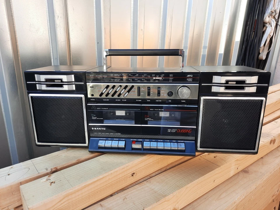 Hübsches SANYO MW211LU, 4Band Stereo Radio RECORDER Ghettoblaster, 14W, VINTAGE - Bild 3 von 4