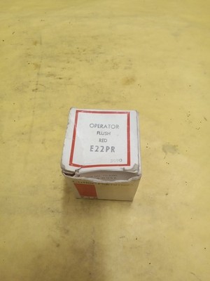  CUTLER-HAMMER E22PR RED FLUSH PUSH BUTTON 