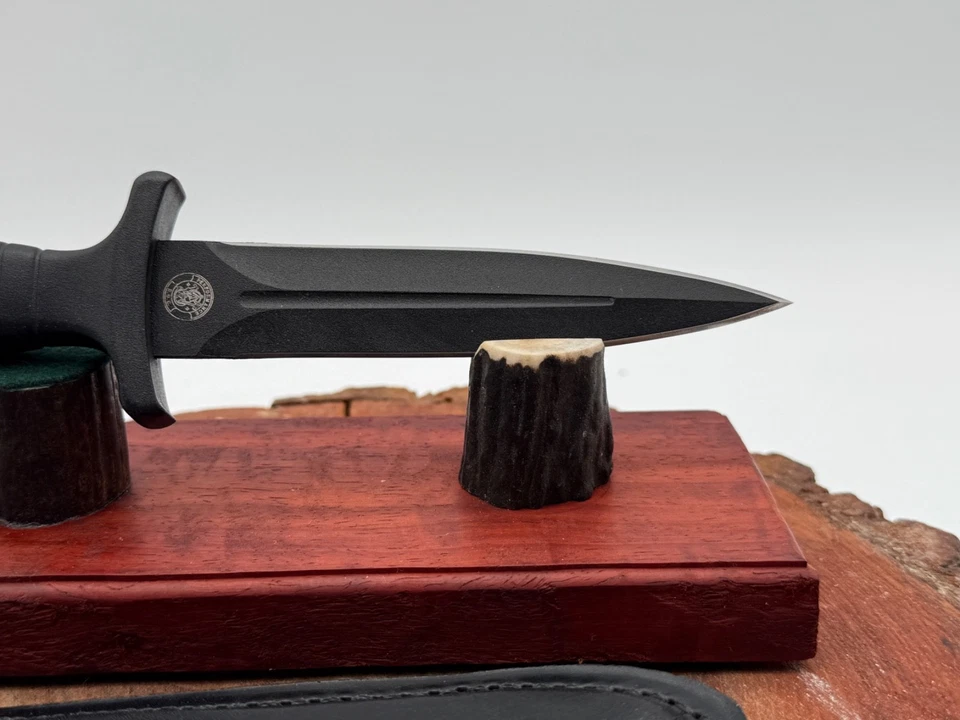 Smith & Wesson HRT Bota Cuchillo Fijo Hoja de Acero Inoxidable Mango de Goma--2581.25 Foto 4 de 4