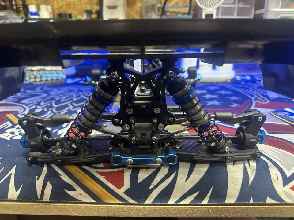 Team Associated Rc8b4 - Image 2 of 4