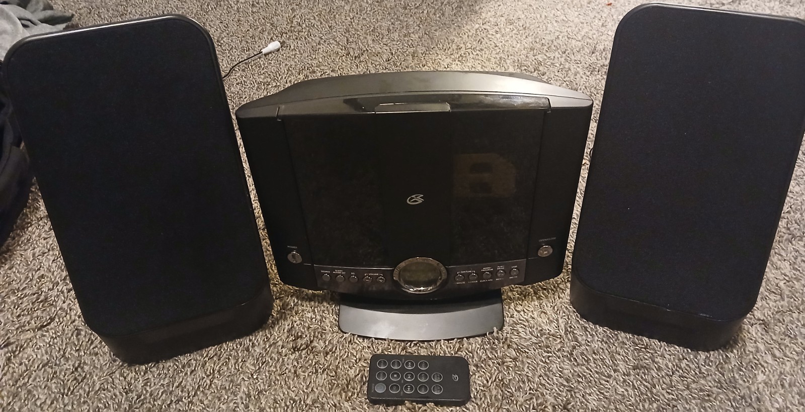 Home Music Stereo System/remote/speakers Am/fm/aux