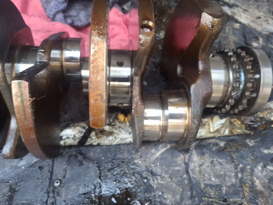 AUDI S4 S5 2011-2016 3,0 L - Cigüeñal/Eje de manivela OEM 06E105101AD Foto 4 de 4