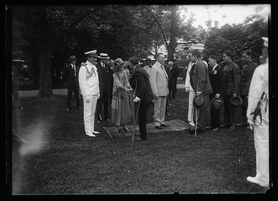 Photo:President Mrs Coolidge Greet Crutch Users 1920s White House Lawn