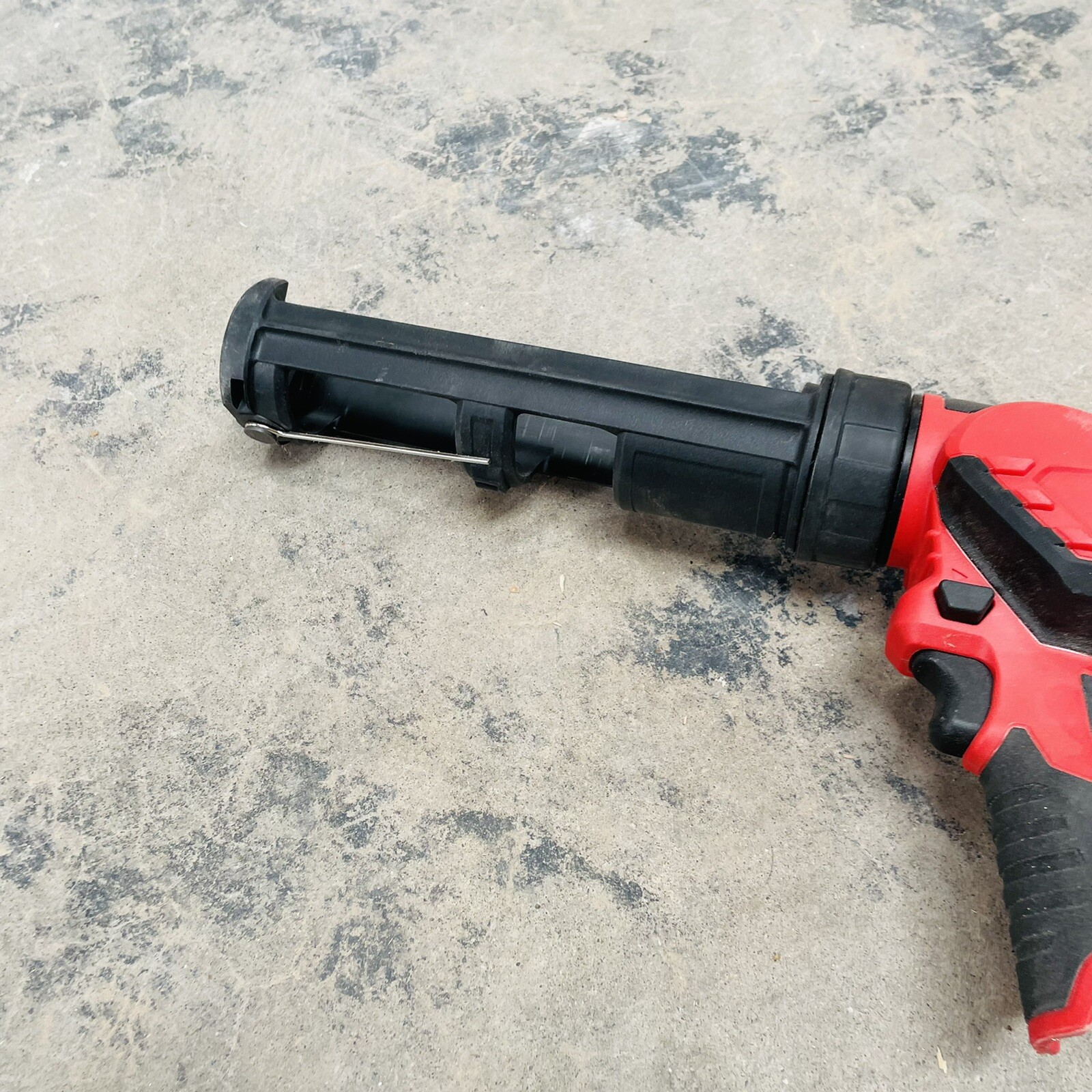 Milwaukee 244120 M12 Cordless 10oz. Caulk & Adhesive Gun (TOOL ONLY