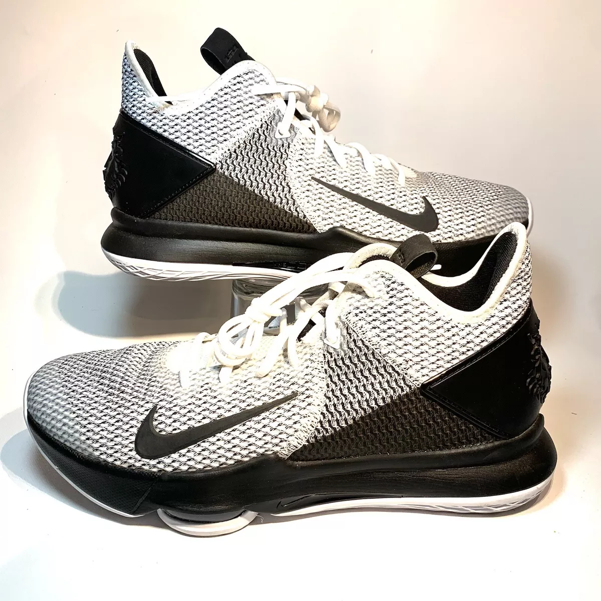 Men's nike lebron top witness iv basketball shoes
