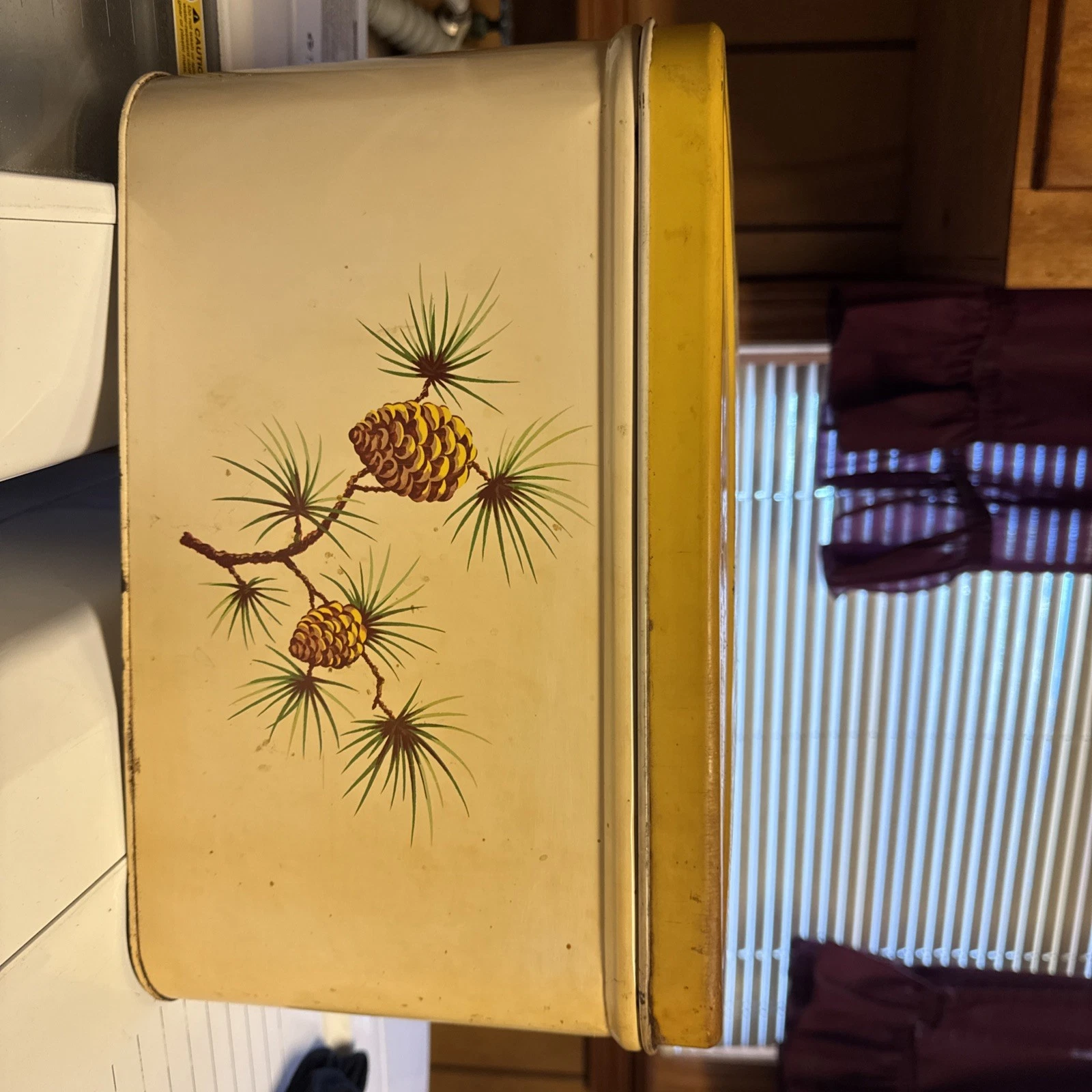 Vintage DECOWARE TIN METAL BREADBOX Pine Cones Large Storage Box 14 x 10