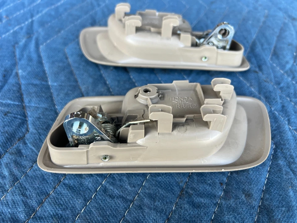 1998-2002 Honda Accord Sedan conjunto de alavanca de maçaneta de porta interior com trava OEM #2009CN - Imagem 2 de 4
