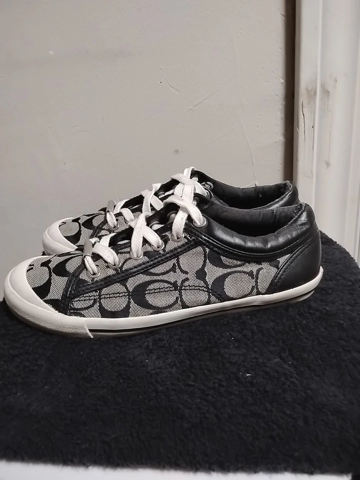 Zapatillas para mujer Coach Signature Francesca negras/grises/blancas, talla 6,5 Foto 2 de 4