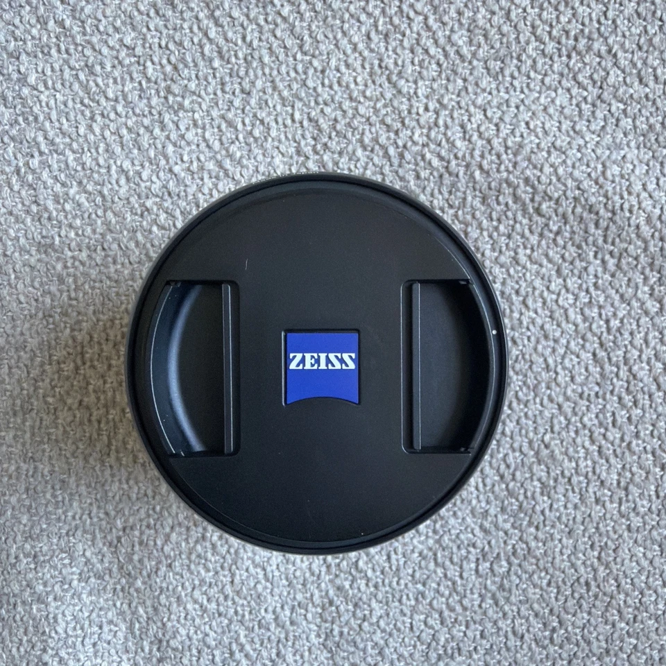 ZEISS Batis 2136-691 18mm f/2.8 Lens for Sony E -Black - Image 2 of 4