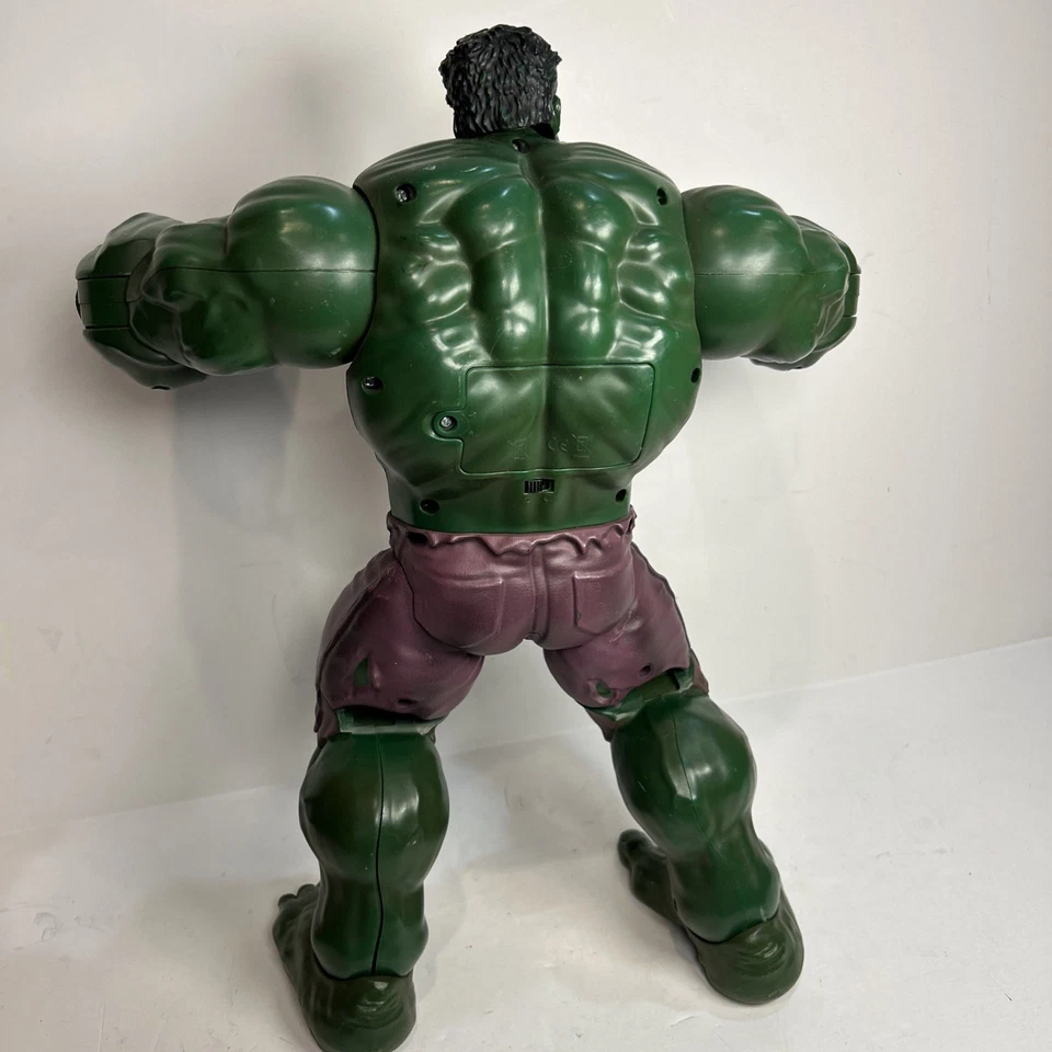 Figura de acción Marvel The Disney Store The Incredible Hulk Talking ¡15"" probada! Foto 4 de 4
