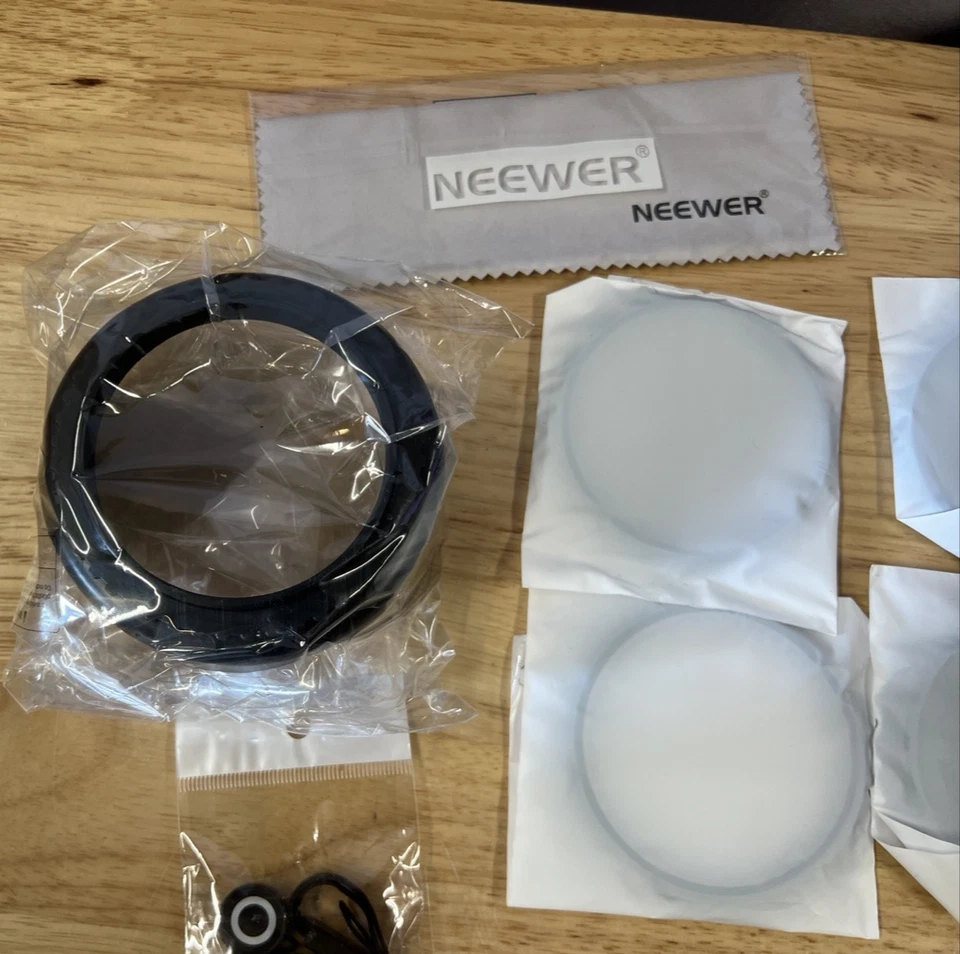 NEEWER 67mm Clip On Filters Kit for Phone & Camera, CPL, ND32 ND Filter - Image 3 of 4
