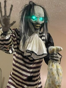 Spirit Halloween Towering Sweet Dreams Clown - No Box - Retired Animated Prop