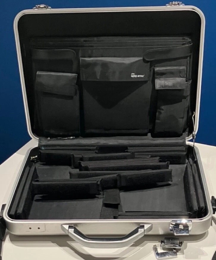 Estuche delgado para computadora portátil Matias Laptop Armor 14 pulgadas/15 pulgadas/17 pulgadas (debe arreglar 1 pestillo) Foto 2 de 4