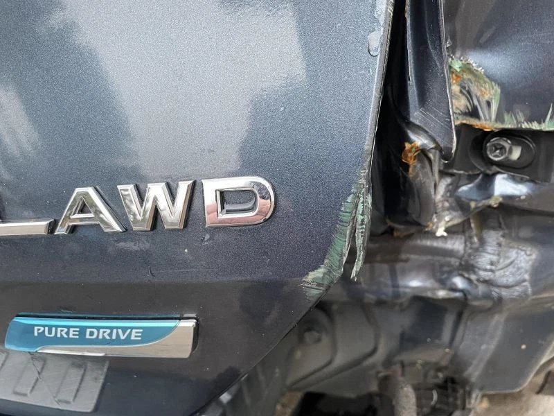 2014-2016 Nissan Rogue Tail Gate Blue Ripped Right Passenger Lower Corner Foto 2 de 4