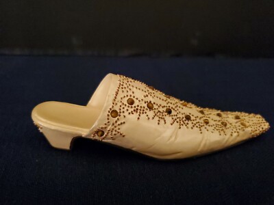Willitts Just The Right Shoe ''ARISTOCRAT'' #25084 Raine 1999 Collectible Mini.