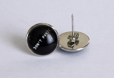 Ohrringe NEU Don`t Panic Ohrstecker schwarz silber Modeschmuck
