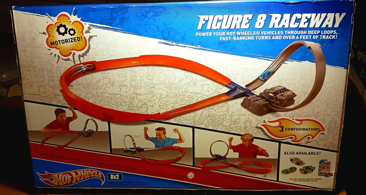 Hot Wheels Figure 8 Raceway w Motorized Launcher. 2010. New in