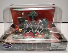 Lemax Spooky Town GRAVEYARD PICNIC #63263 New...