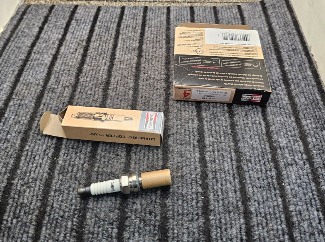 QTY 4 Champion 810 RA8HC Spark Plug 1989-1990 Chrysler TC Maserati