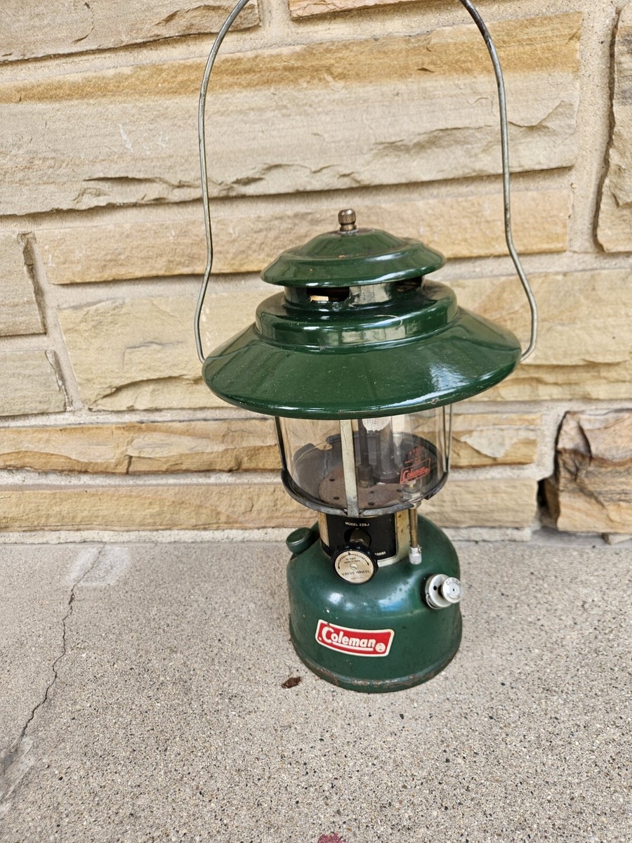 Coleman グリーンランタン Coleman Fluorescent Lantern グリーン コールマン - メルカリ