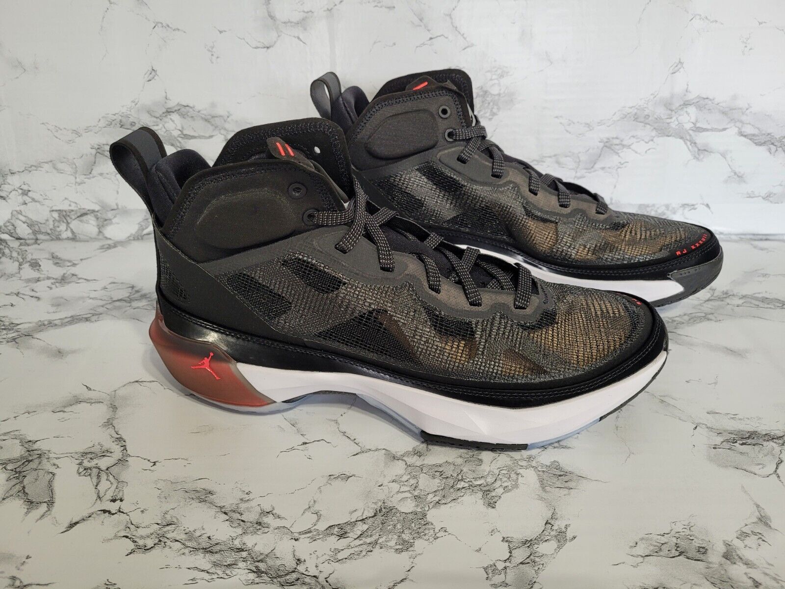 Nike Air Jordan XXXVII 37 size 9.5 Men / Black/Hot Punch/White DD6958 091