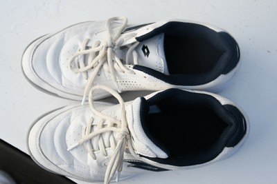 indoor carpet tennis shoes